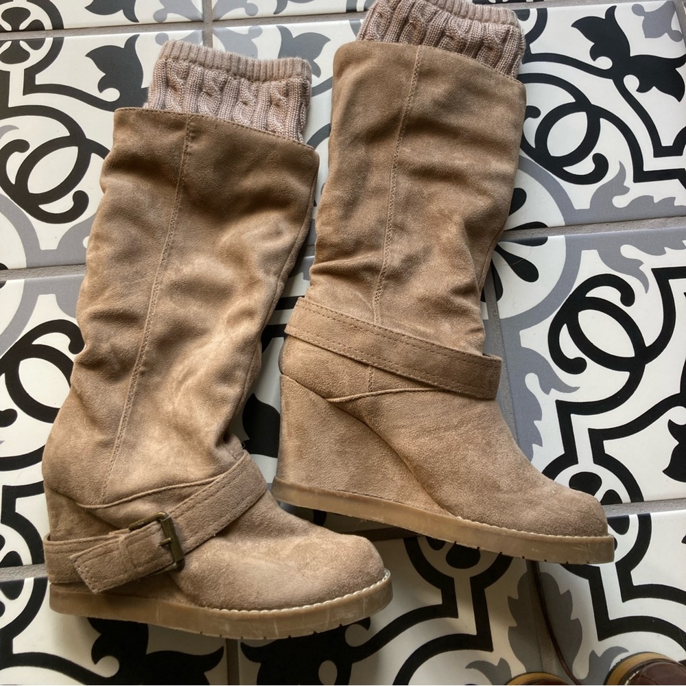 Woman’s slouchy boot